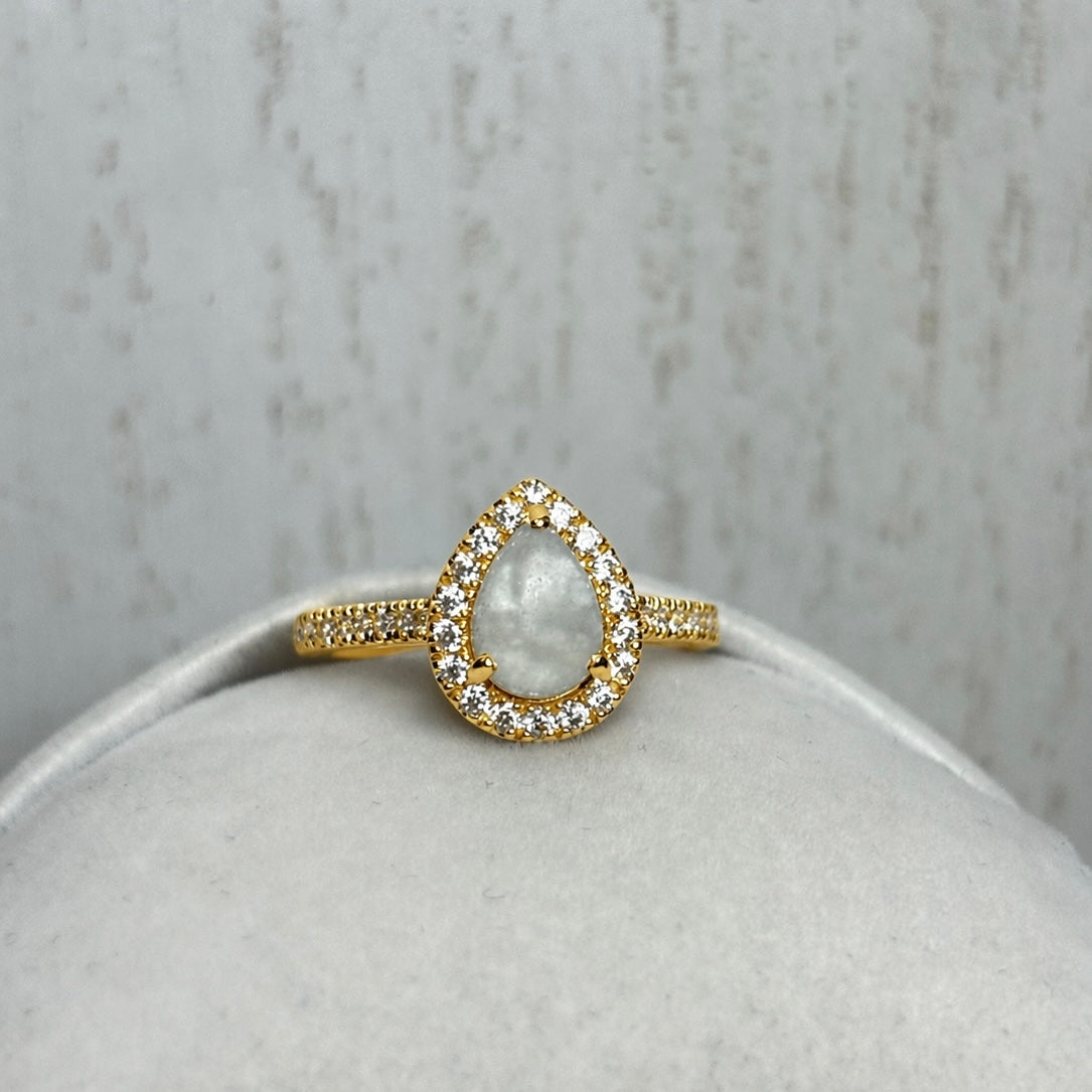 Bague Halo Or Jaune, forme poire avec pierre perlée
