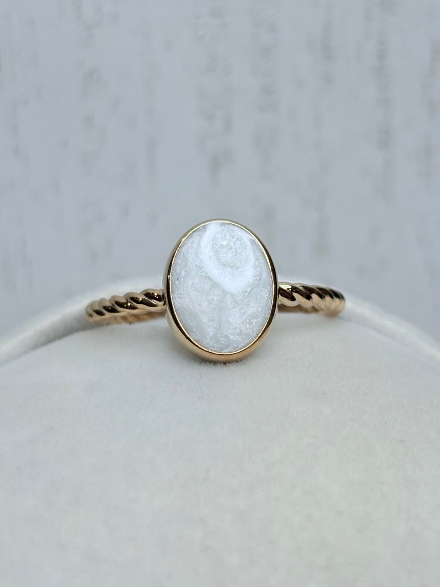 Apodis torsadé Or rose, pierre perlée