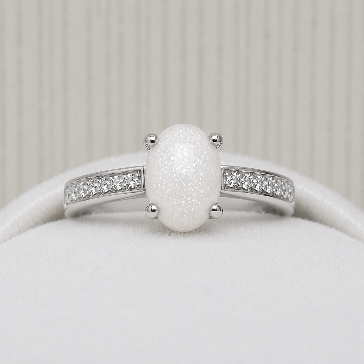 Bague Vela en vermeil blanc, pierre scintillante