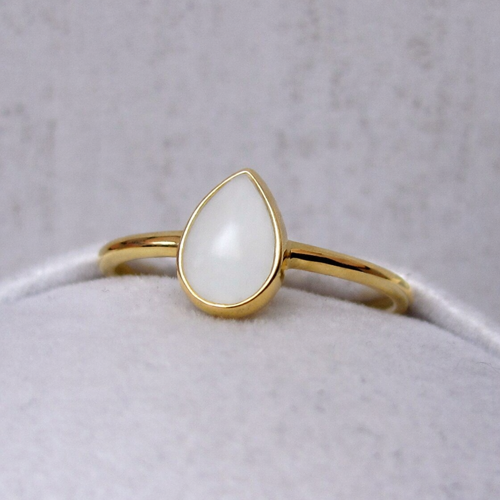 Hera Or jaune, pierre blanche