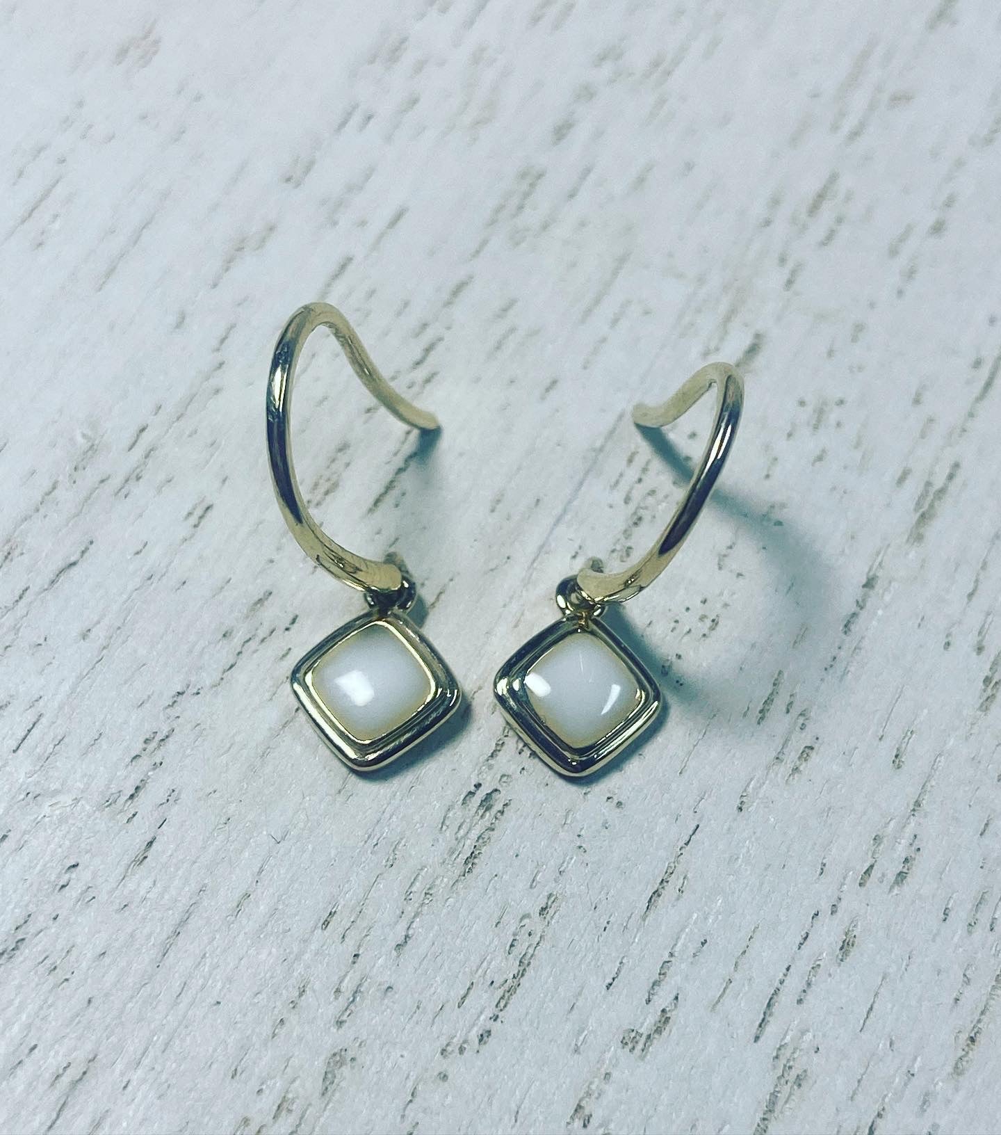 Naos Earrings - Solid Gold