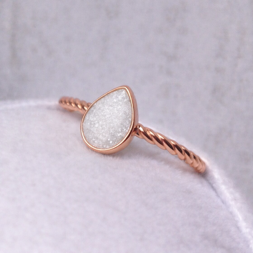 Hera torsadé Or Rose, pierre scintillante