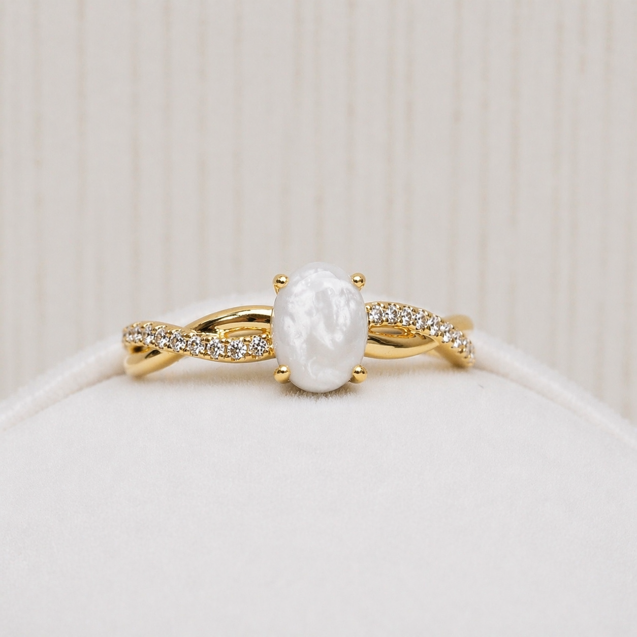 Bague Infini Or Jaune, pierre perlée