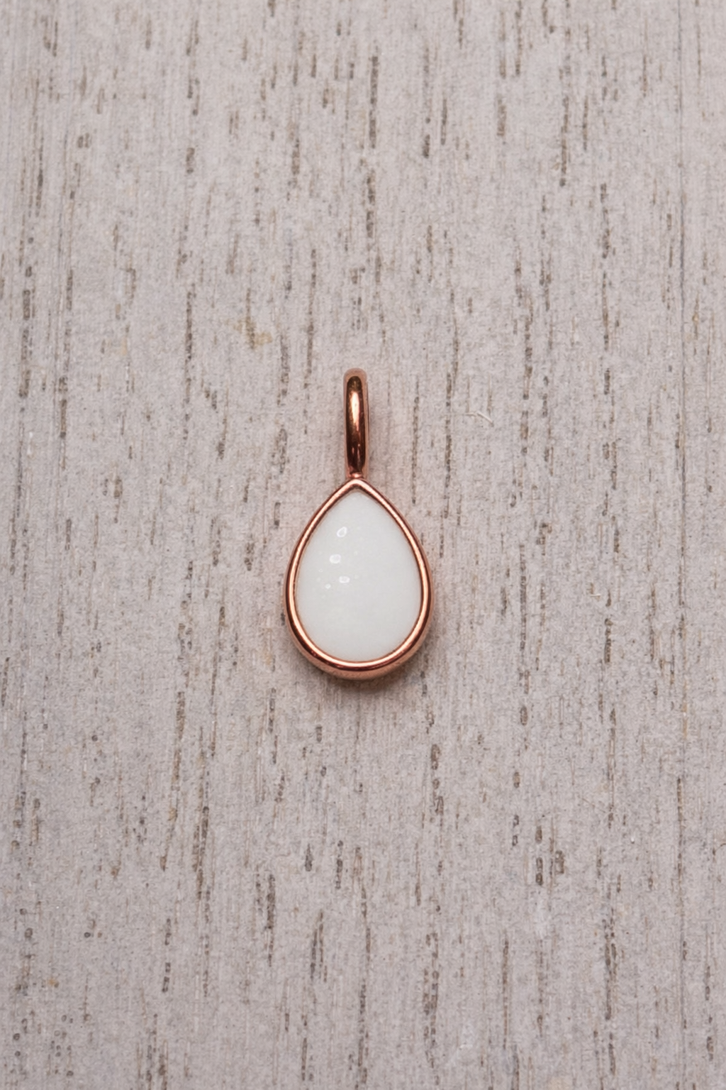 Pendentif Hera Or rose, pierre blanche