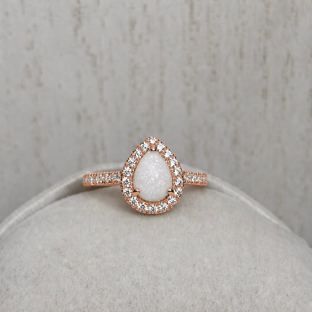 Bague Halo Or Rose, forme poire avec pierre naturelle