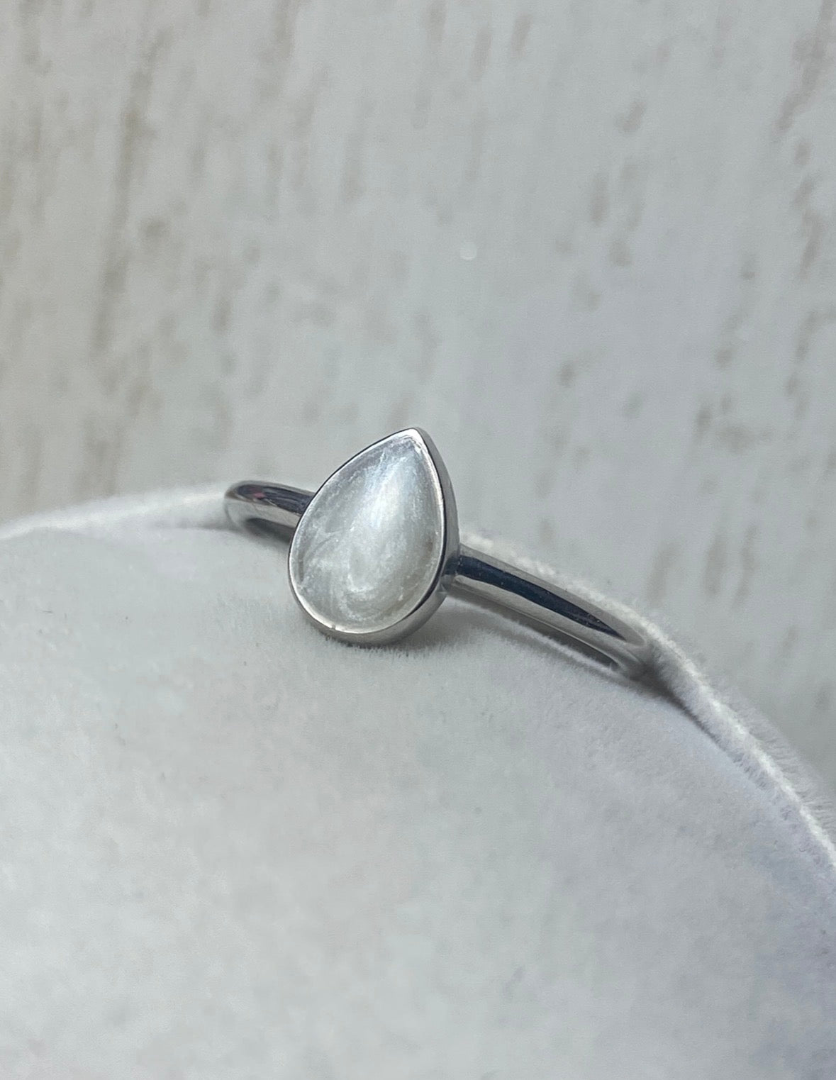 Hera Or Blanc, pierre perlée