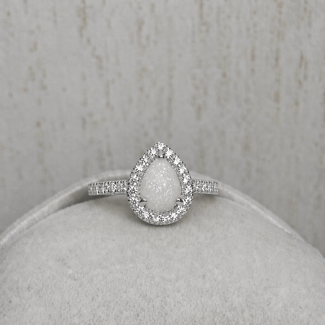 Bague Halo Argent, forme poire avec pierre scintillante