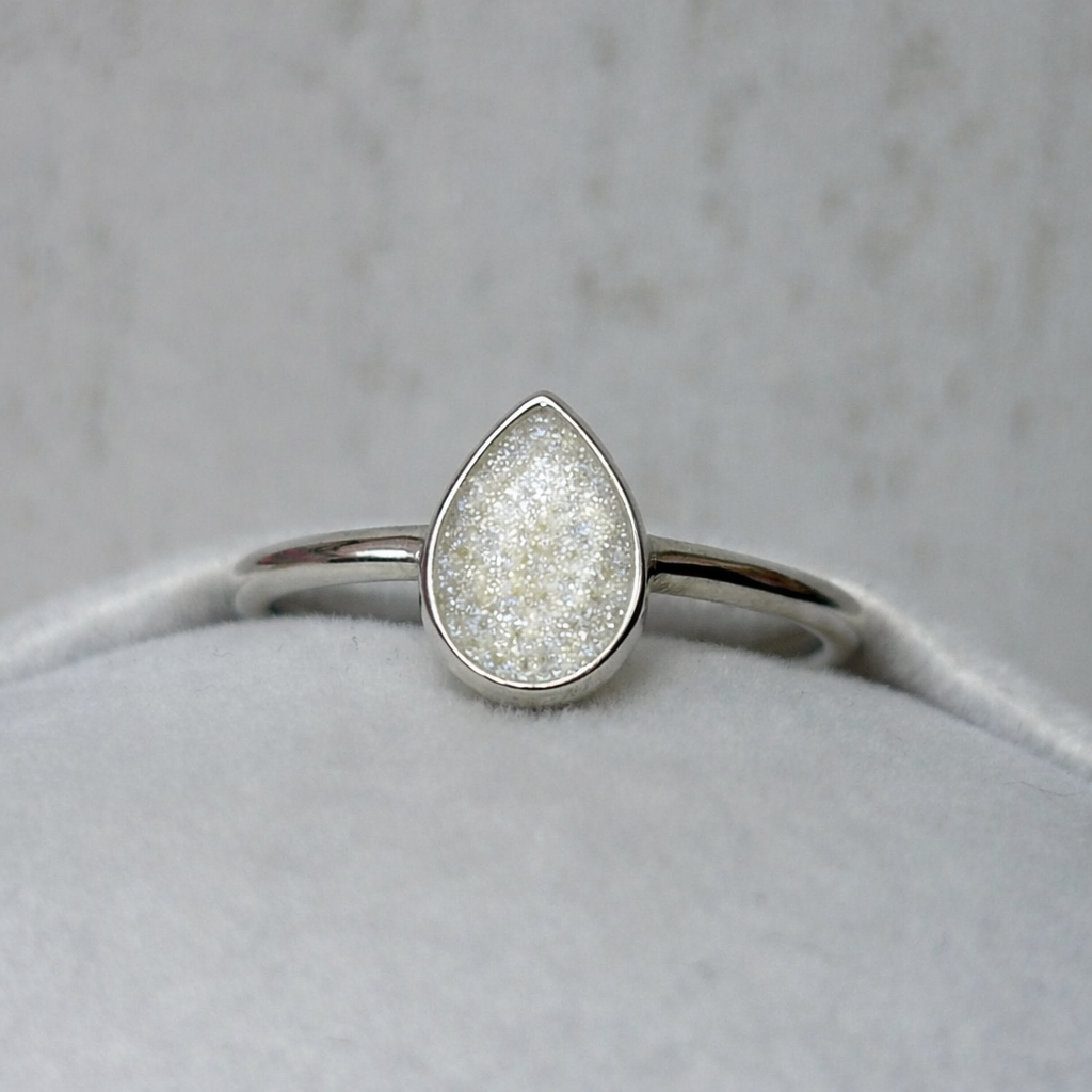 Hera Argent, pierre scintillante