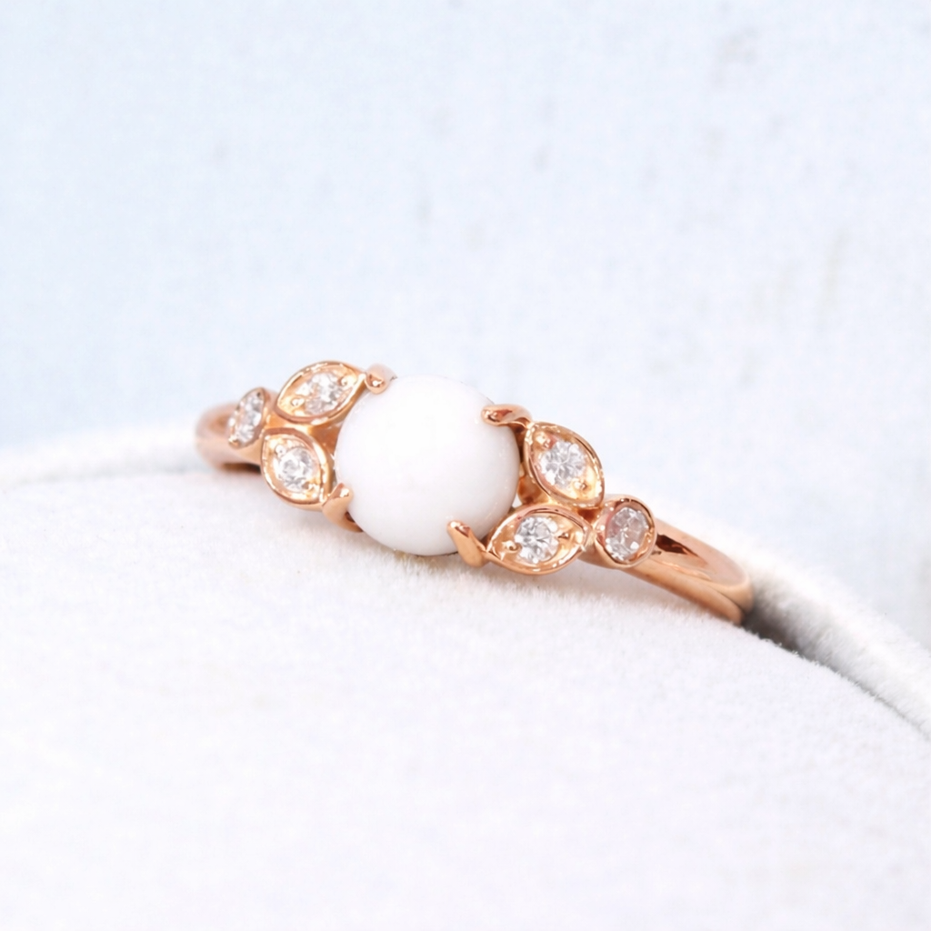 Bague Fleur Or Rose, pierre blanche