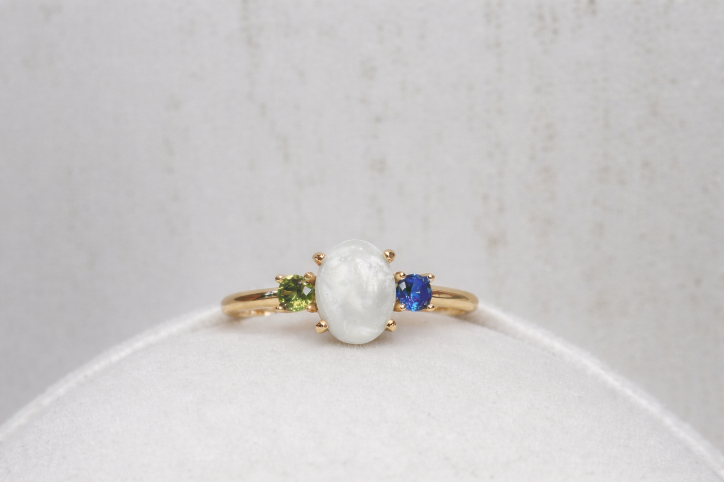 Gemini ring in Yellow Gold, pearled stone