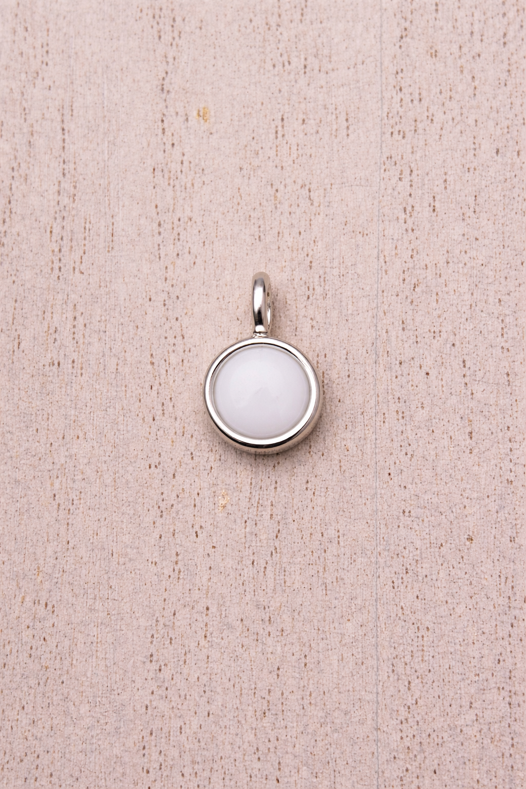 Rond Mars Pendant in Yellow Gold with white stone