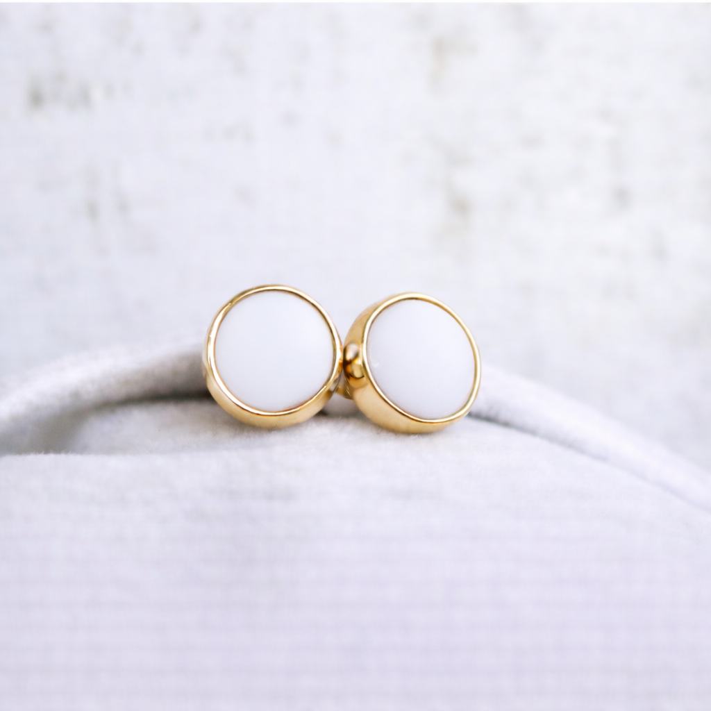 Round Mars Earrings - Yellow Gold with white stone