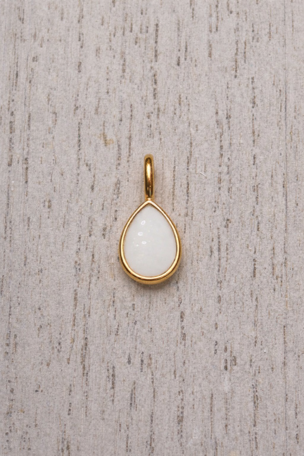 Pendentif Hera Or jaune, pierre blanche