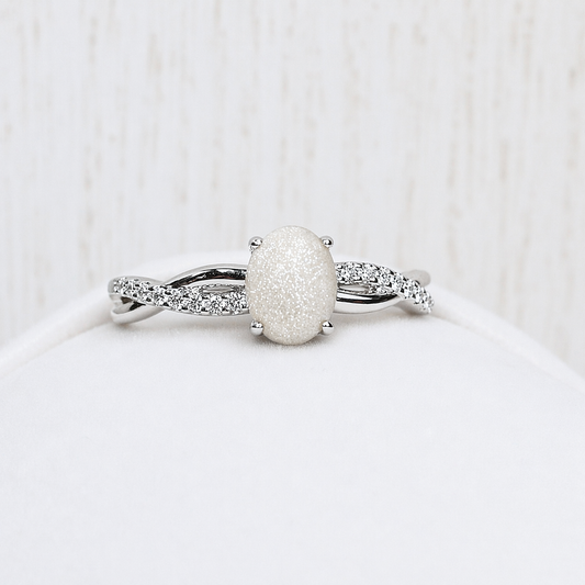 Infinity ring in White gold, sparkling stone