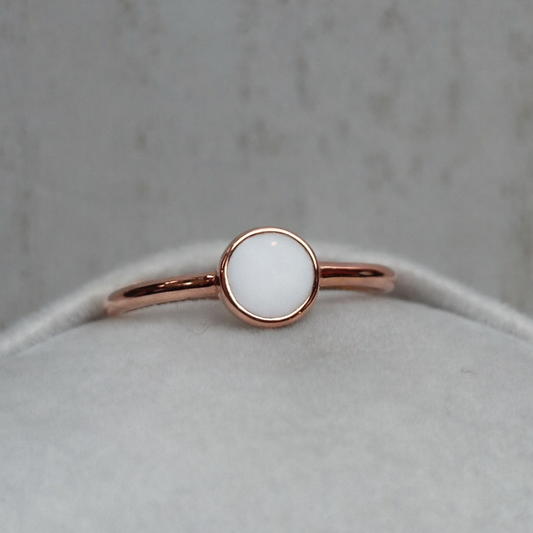 Petite Ourse vermeil rose, pierre blanche