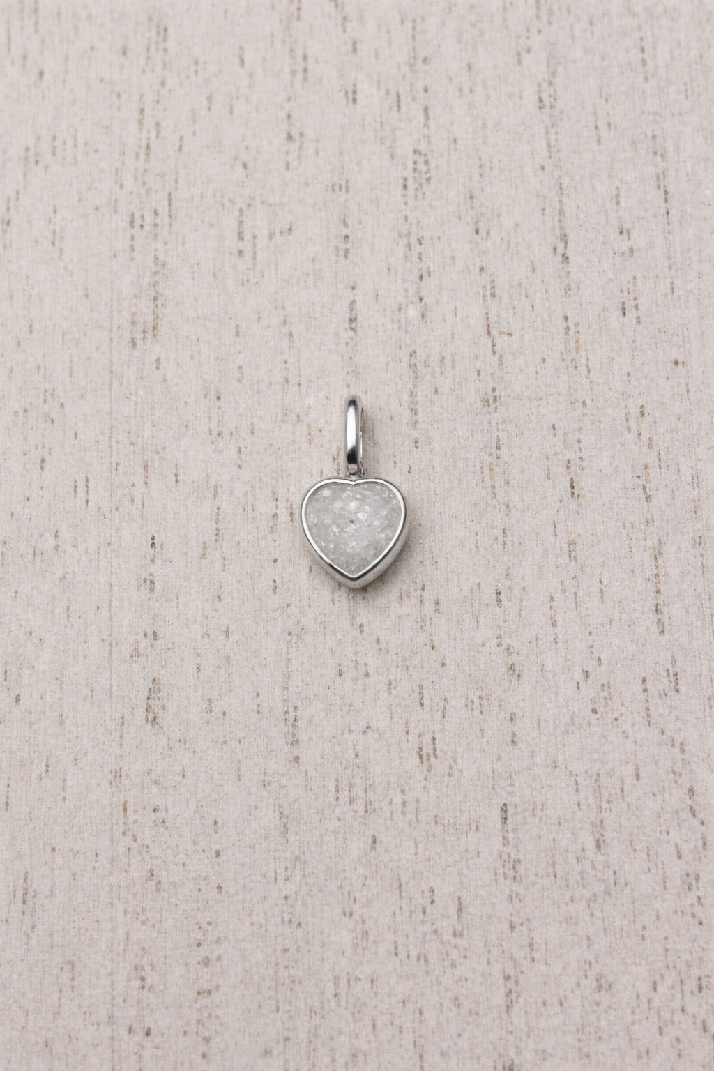 Pendentif Mars de forme coeur en Or Blanc, pierre naturelle