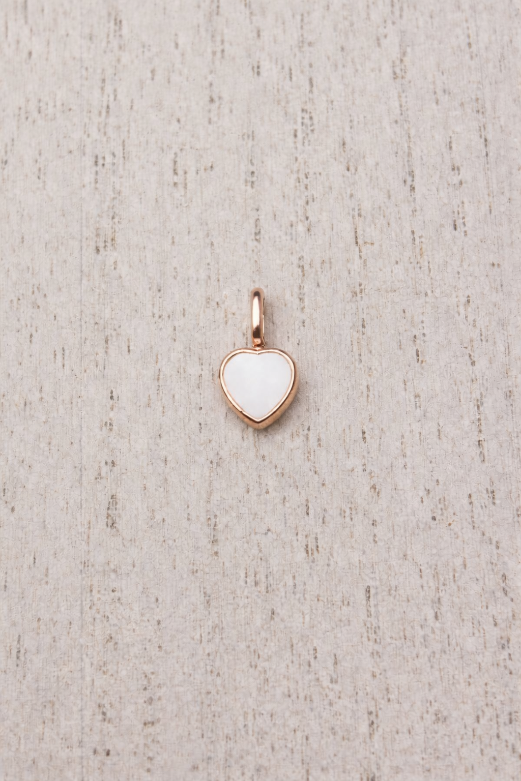 Pendentif Mars de forme coeur en Or Rose, pierre blanche