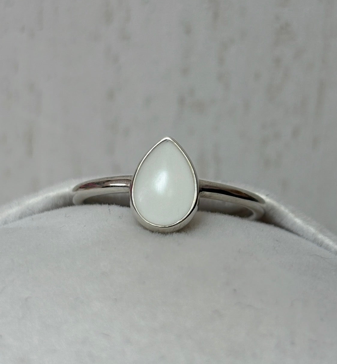 Hera Argent, pierre blanche