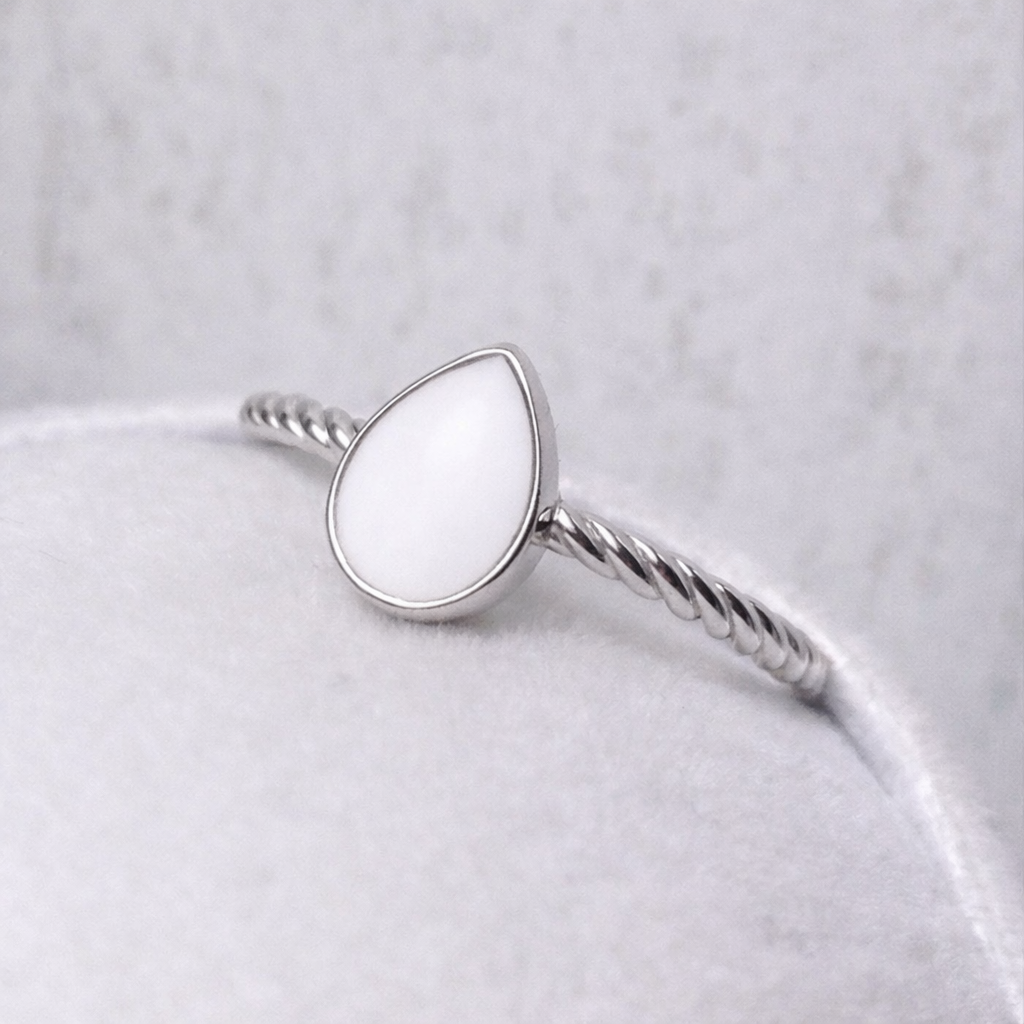 Hera Argent torsadé, pierre blanche