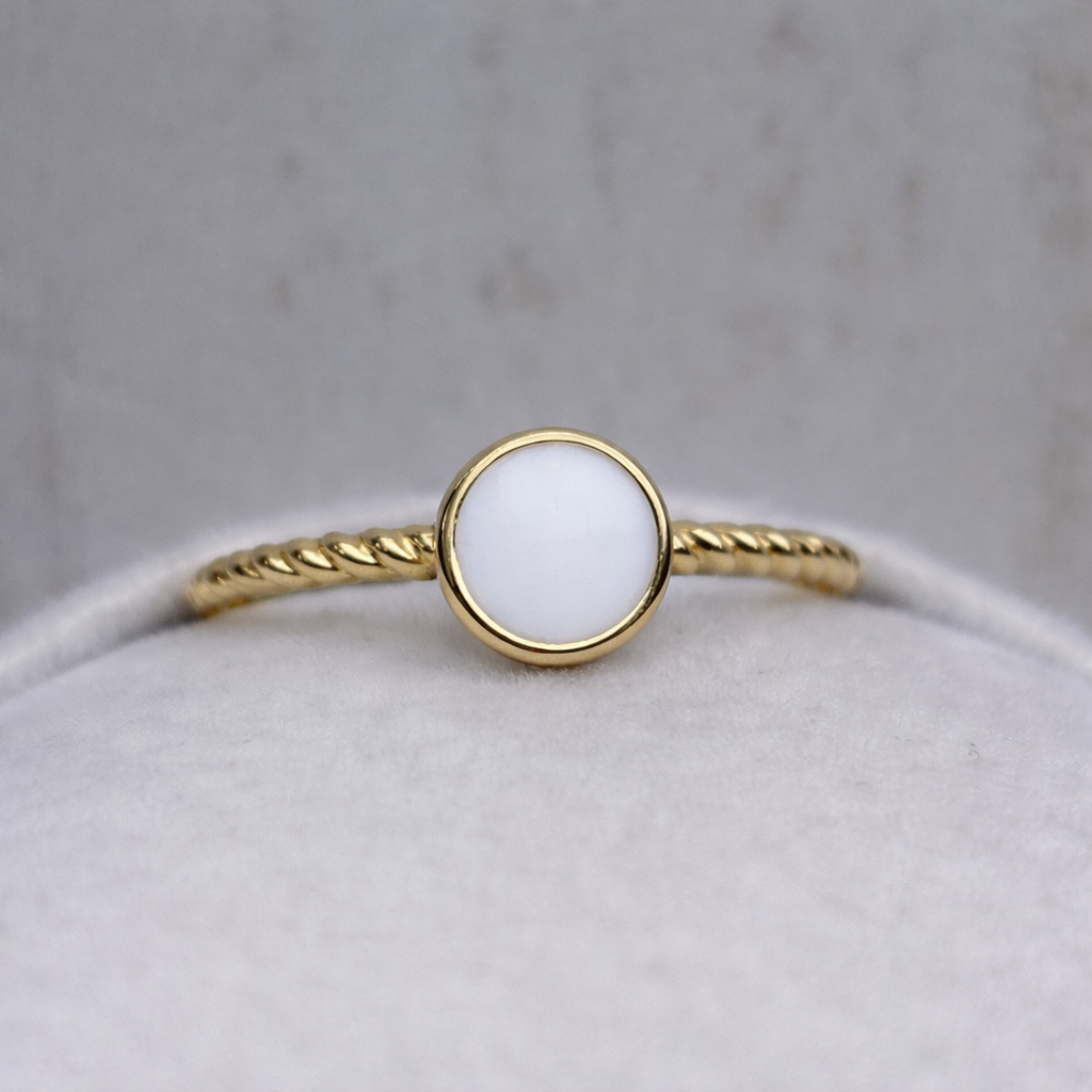 Petite Ourse rope in Yellow Gold, white stone