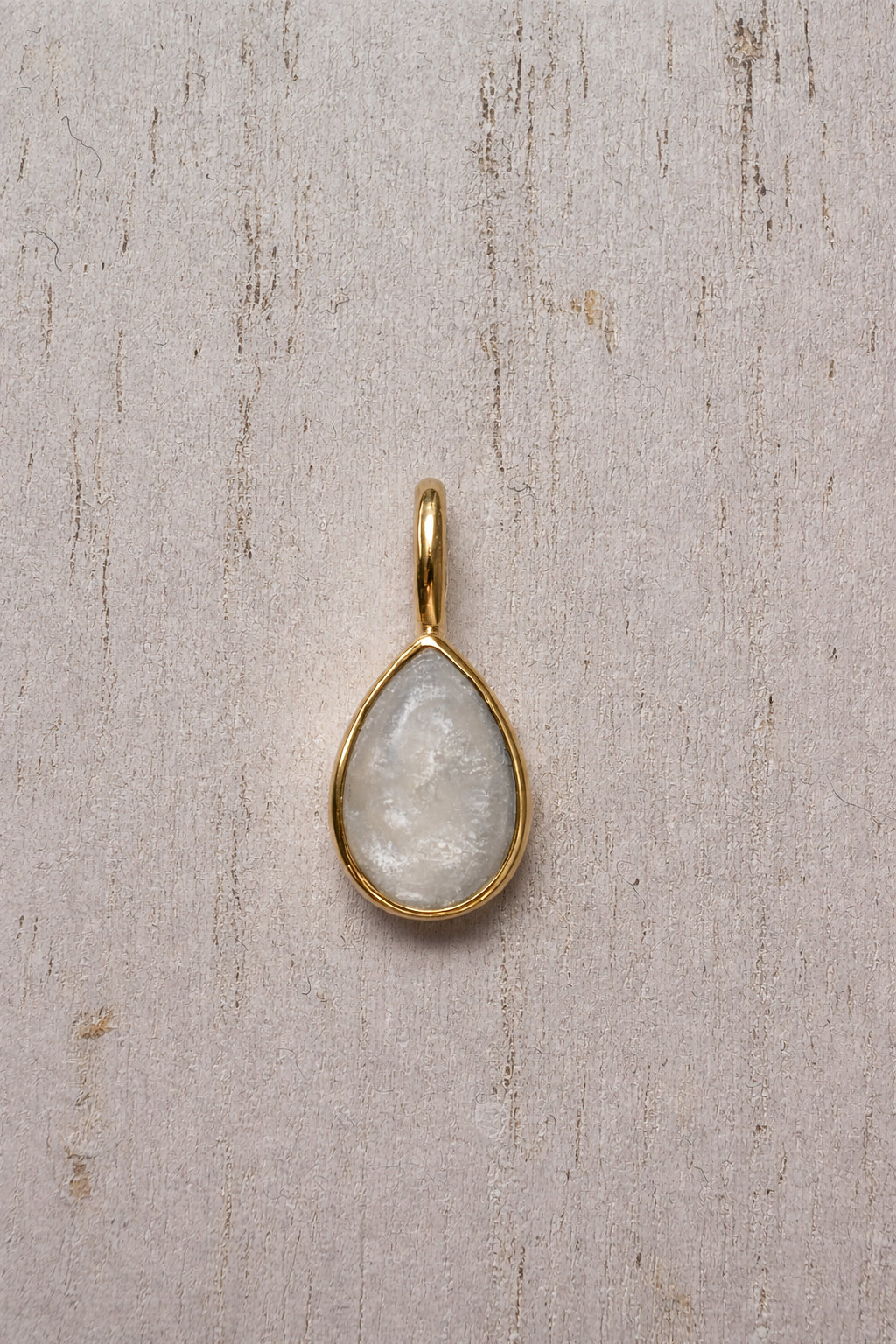 Pendentif Hera Or jaune, pierre perlée