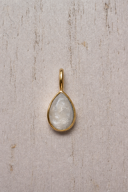 Pendentif Hera Or jaune, pierre perlée