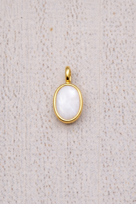 Pendentif Mars de forme ovale en Or Jaune, pierre perlée