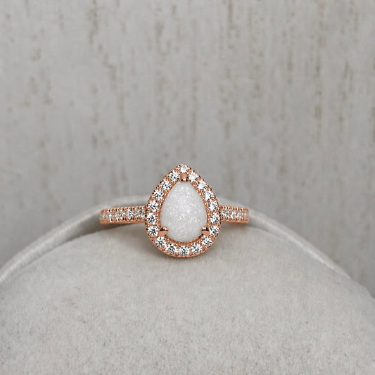 Bague Halo Or Rose, forme poire avec pierre naturelle