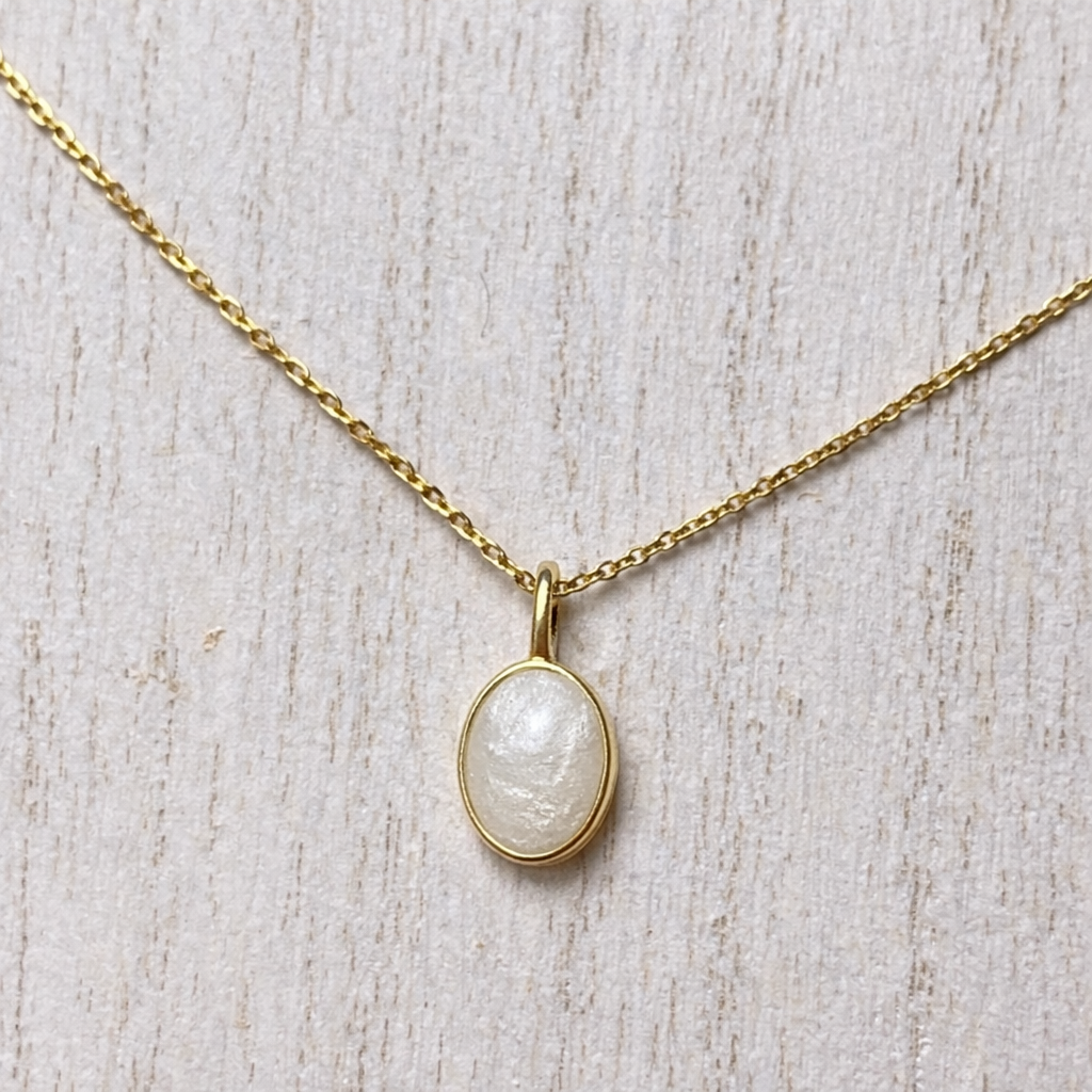 Pendentif Apodis Or jaune, pierre perlée