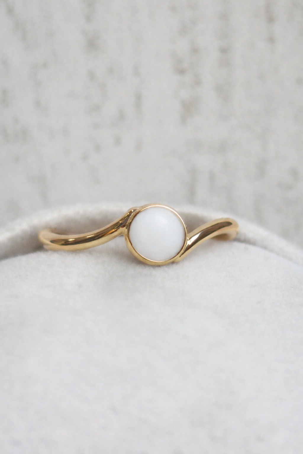 Lunea Or Jaune, pierre blanche