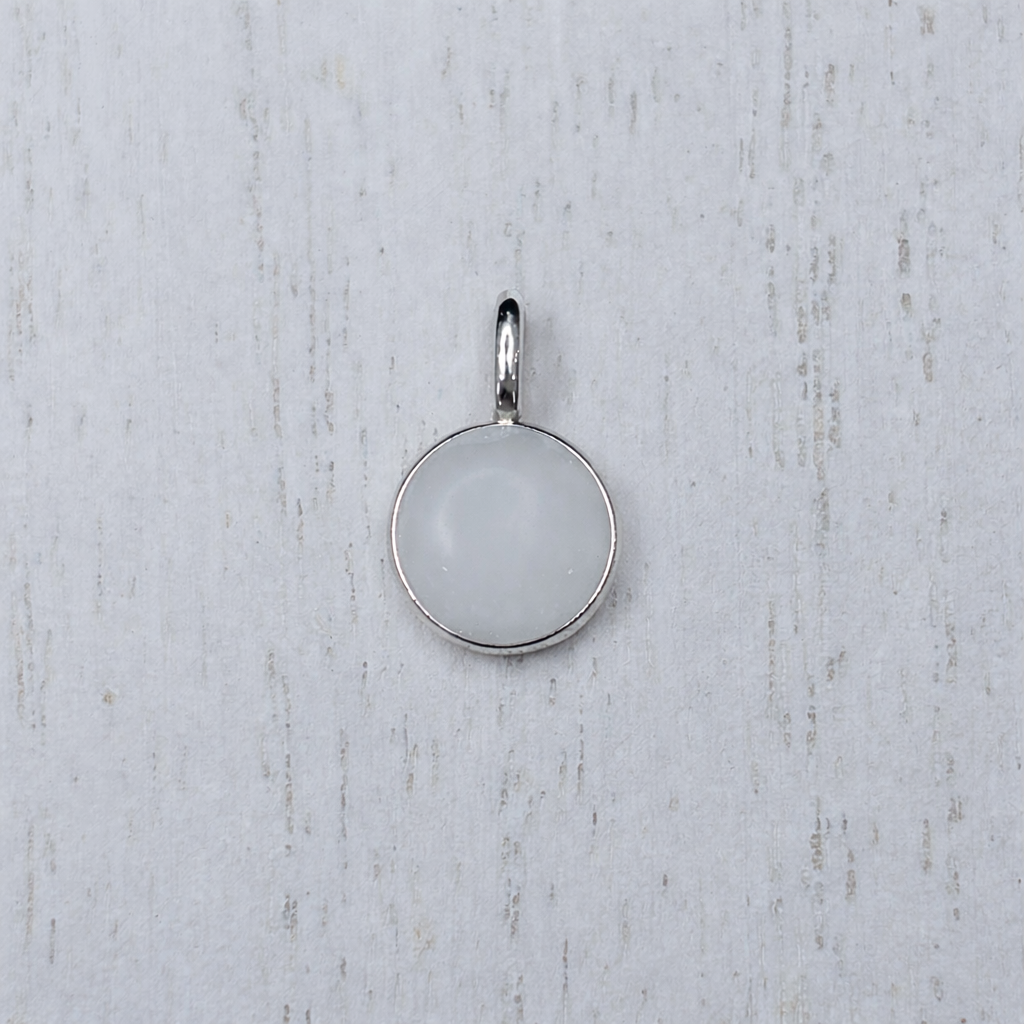 Petite Ourse Pendant in White Gold with natural stone