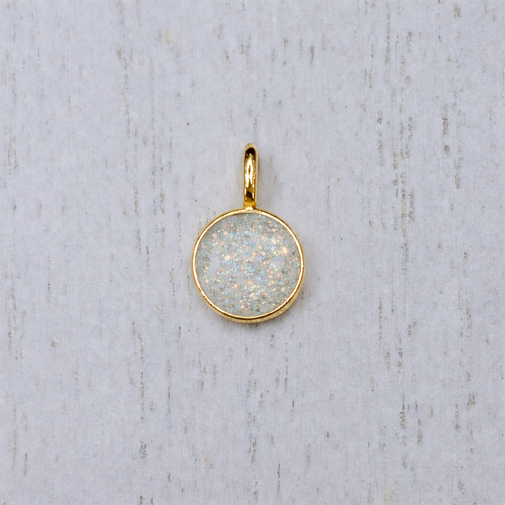 Petite Ourse Pendant in Yellow Gold with sparkling stone