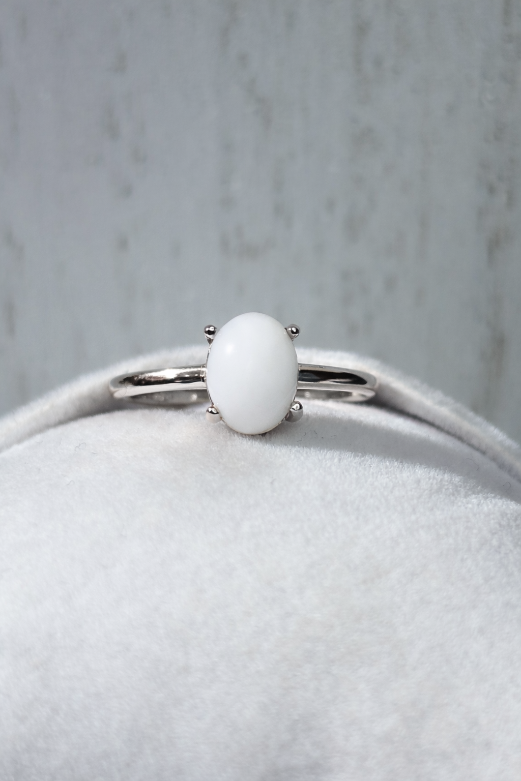 Gemma Silver, white stone