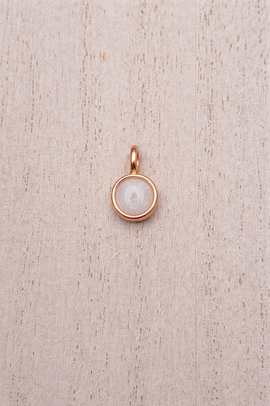 Rond Mars Pendant in Yellow Gold with white stone