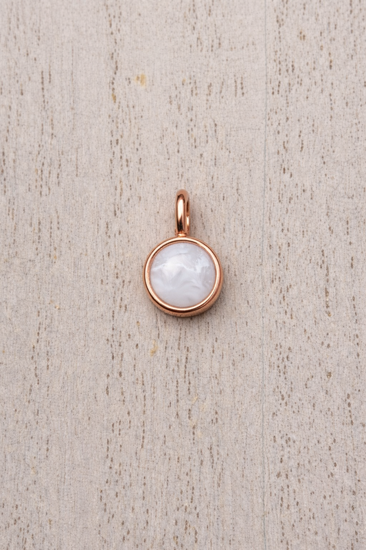 Rond Mars Pendant in Yellow Gold with white stone
